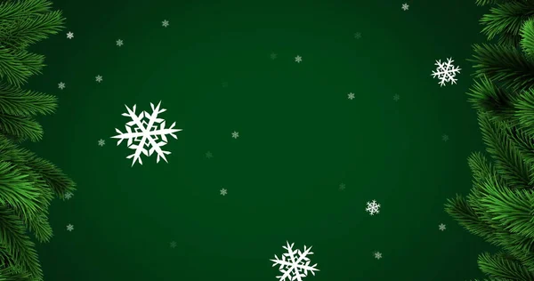 Цифрове Зображення Сніжинок Зірок Рухаються Зеленому Тлі Традиція Святкування Різдва — стокове фото