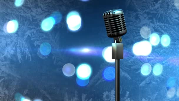 Ρετρό Μεταλλικό Μικρόφωνο Κατά Κηλίδες Φωτός Μπλε Φόντο Μουσική Εκδήλωση — Αρχείο Βίντεο