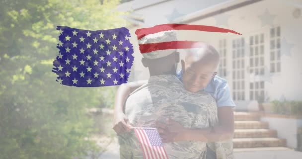 Animation Der Flagge Die Über Dem Afrikanisch Amerikanischen Soldaten Und — Stockvideo