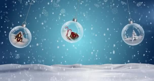 Три Підвісні Прикраси Сніжинки Падають Над Зимовим Пейзажем Різдвяні Святкування — стокове відео