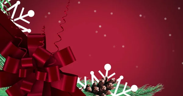 Imagem Digital Flocos Neve Caindo Sobre Fita Natal Decorações Pinecone — Fotografia de Stock