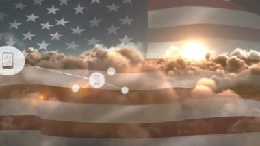 Amerika Birleşik Devletleri bayrağı ve gökyüzü üzerindeki simgelerle bağlantı ağının animasyonu. küresel bağlantılar ve dijital arayüz konsepti dijital olarak oluşturulmuş video.