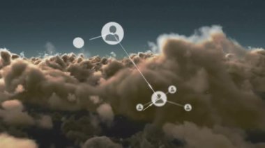 Gökyüzü üzerindeki simgelerle bağlantı ağının animasyonu. küresel bağlantılar ve dijital arayüz konsepti dijital olarak oluşturulmuş video.