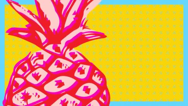 粉色菠萝在黄色背景的蓝色三角形上的动画 数码影片的性质 色彩及运动概念 — 图库视频影像