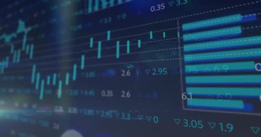 Mavi arka planda istatistik ve finansal veri işleme animasyonu. küresel iş, finans ve dijital arayüz kavramı dijital olarak oluşturulmuş video.