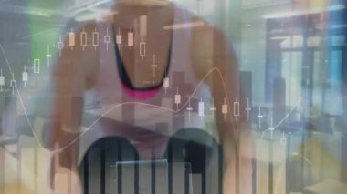 Formda kadın egzersizi üzerine istatistiklerin animasyonu. küresel bağlantılar, spor, fitness ve veri işleme konsepti dijital olarak oluşturulmuş video.