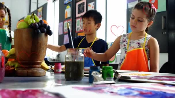 Animazione Cuori Cadenti Gruppo Diversi Bambini Pittura Educazione Infanzia Creatività — Video Stock