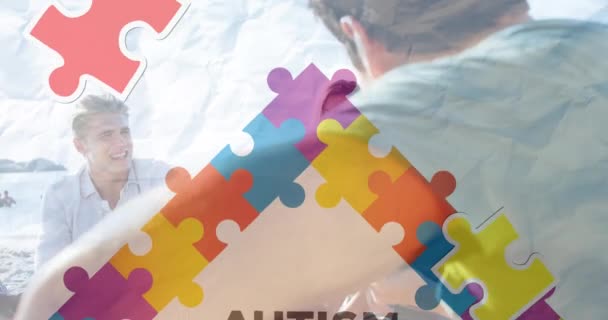 Animazione Pezzi Puzzle Colorati Testo Autistico Amici Felici Alla Festa — Video Stock