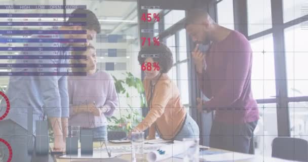 Animación Del Procesamiento Datos Través Diversos Empresarios Durante Reunión Redes — Vídeos de Stock