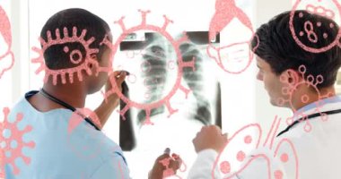 Röntgeni inceleyen çeşitli erkek doktorların gülümsemesi üzerine virüs simgelerinin canlandırılması. Coronavirus covid 19 salgını sırasında tıbbi ve sağlık hizmetleri dijital olarak üretilen video konsepti.