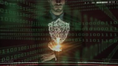 Çevrimiçi güvenlik asma kilidiyle olan bağlantıların animasyonu ve erkek işadamının kalkanı. küresel çevrimiçi güvenlik, bağlantılar ve dijital arayüz kavramı dijital olarak oluşturulmuş video.