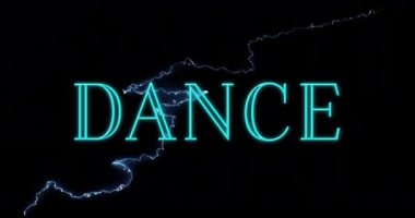 Siyah arkaplandaki yıldırımlar üzerinde dans metninin animasyonu. Sosyal medya ve iletişim arayüzü kavramı dijital olarak oluşturulmuş video.