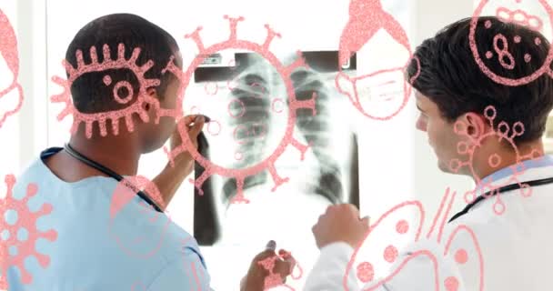 Animering Virus Ikoner Över Leende Olika Manliga Läkare Inspektera Röntgen — Stockvideo