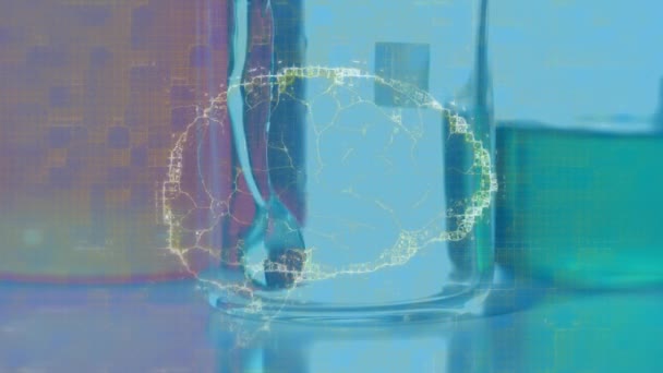 Анімація Мозку Над Рідиною Вливається Вимірювальні Чашки Синьому Фоні Хімія — стокове відео