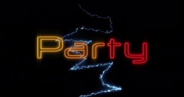 Siyah arkaplandaki yıldırımlar üzerine parti metninin canlandırması. Sosyal medya ve iletişim arayüzü kavramı dijital olarak oluşturulmuş video.