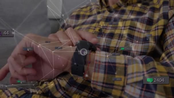 Animering Nätverk Anslutningar Med Ikoner Över Människan Med Hjälp Smartwatch — Stockvideo