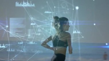 Bağlantılar ağının animasyonu ve beyaz bir kadının plajda koşması üzerine veri işleme. sağlıklı aktif yaşam tarzı ve küresel ağ konsepti dijital olarak oluşturulmuş video.