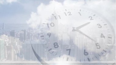 Saatin üstünde hareket eden şehir manzarası animasyonu. küresel ağlar, iş dünyası, veri işleme ve dijital arayüz kavramı dijital olarak oluşturulmuş video.