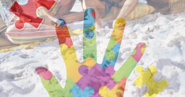 Animation Colourful Puzzle Pieces Hand Happy Friends Summer Beach Party — Stock Video