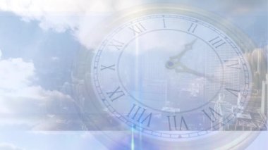 Saatin üstünde hareket eden şehir manzarası animasyonu. küresel ağlar, iş dünyası, veri işleme ve dijital arayüz kavramı dijital olarak oluşturulmuş video.