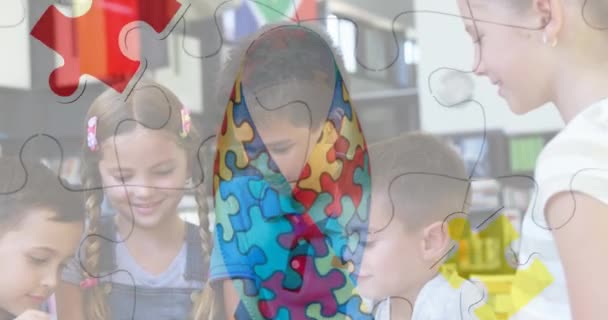 조각의 애니메이션은 알약을 사용하여 아이들 리본을 만든다 자폐증 디지털로 비디오 — 비디오