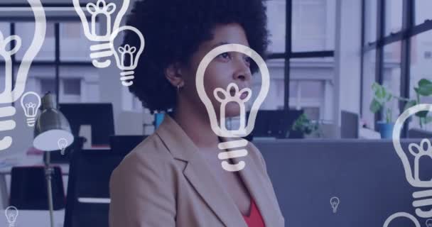 Animation Lightbulb Icons African American Businesswoman Thinking Office Global Networks — Stock Video