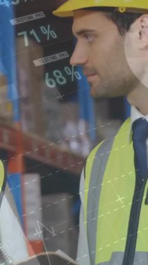 Depoda tartışan çeşitli erkek ve kadın yöneticilere karşı istatistiksel veri işleme. lojistik ve ulaşım sektörü kavramı