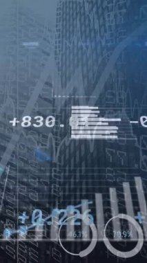 Şehir manzarası üzerinde grafik ve sayılarla finansal veri işleme animasyonu. Finans, teknoloji, analitik, yatırım, kentsel, ekonomi