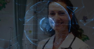 Klinikte, beyaz laboratuvar önlüğü, steteskop, dolap ve çizelgeyle 3D küre yansıtan bir tıp doktoru. Gelecek, sağlık, teknoloji, profesyonellik, yenilik, tanı, dijital