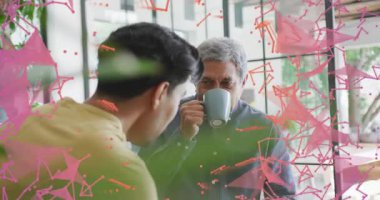 Baba ve oğul yaşam tarzı kafe masasında oturuyor, son sınıf öğrencisi gri bardağı kaldırıyor ve diyaloğa başlıyor. Nesiller arası bağ, iletişim, akıl hocalığı, gündelik, sıcak, keyifli