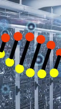 Sunucu odasında DNA ipliği ve veri işleme animasyonu. Küresel iş ve dijital arayüz kavramı dijital olarak oluşturulmuş video.