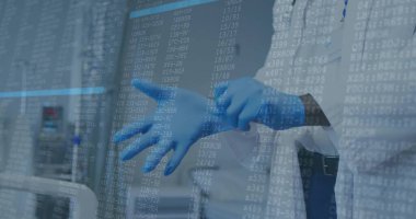 Klinik odasında beyaz önlüklü, dijital kodlu mavi nitrile eldiven giyen doktor. Tıbbi uzman, sağlık teknolojisi, dijital arayüz, hastane ortamı