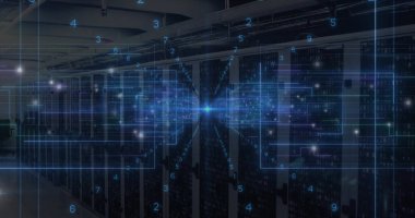 Veri merkezindeki dijital üstüste konan verileri LED ışıklarla gösteren sunucu rafları gösteriliyor. Teknoloji, ağ oluşturma, siber güvenlik, yenilik, sanayi, modern, altyapı