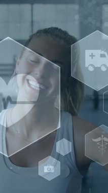 Spor salonunda egzersiz yapan gülümseyen beyaz kadının sağlık ve sağlık ikonlarının canlandırılması. aktif sağlıklı yaşam tarzı ve spor konsepti dijital olarak oluşturulmuş video.