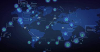 Dijital arayüzü, avatar simgeleriyle ve bağlantı çizgileriyle kaplayan parıldayan dünya haritası gösteriliyor. Teknoloji, bağlantı, ağ, yenilik, siber alan, veri, iletişim