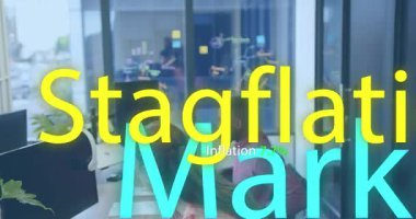 Animasyon finans başlıklarını güncelleyen verileri tartışan meslektaşlar. Finans, analiz, şirket, iş, ofis, veri, strateji