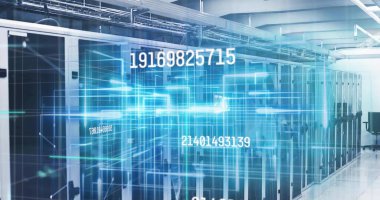 Sunucu odasında LED ışıklar ve üstten kablolar içeren sunucu rafı gösteriliyor, kod kaplamalı. Teknoloji, veri merkezi, siber güvenlik, dijital altyapı, ağ oluşturma, yüksek teknoloji, yenilik