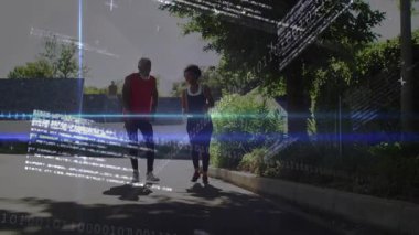 Koşucu ortaklar fitness yolunda hızlarını korurlar. Yorgunluk üzerine eğilen adam destek ikonunu başlatır. Atletizm, açık hava, kararlılık, yoldaşlık, sağlık, motivasyon, dayanıklılık