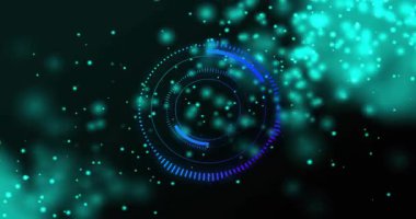 Koyu arkaplan üzerinde açılır HUD ortaya çıkar döner halkalar ve döner parçacıklar döngüye girer. Fütürist, dijital, soyut, teknoloji, görselleştirme, hareket, dinamik