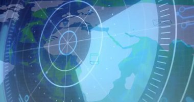 Sistem, dünya haritasını tarayan tarama takozunu çalıştırıyor, kablosuz ağ, telefon ve iğne simgelerini gösteriyor. Dijital düzen, kullanıcı arayüzü, modern tasarım, veri analizi, ağ teknolojisi, navigasyon kavramı