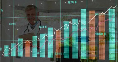 Doktor, klinikte steteskop ve dosya tutarak bar çizelgesini para birimiyle gösteriyor. Finans, sağlık, veri görselleştirme, profesyonel, analiz, modern, sunum