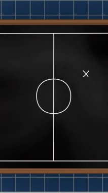 Oyun planının mavi arka planda siyah tahtada canlandırılması. Küresel spor, sağlık ve dijital arayüz kavramı dijital olarak oluşturulmuş video.