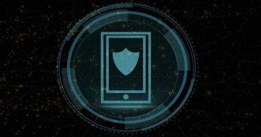 Altın düğümlü, eş merkezli UI halkalarında dönen Cyan korumalı aygıt simgesi gösteriliyor. Teknoloji, siber güvenlik, dijital, ağ, koruma, veri, yenilik