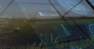 Holografik paneller görünüyor, kamera görüntüsü gibi parlıyor, izleme için çit çerçeve çizelgelerini ortaya çıkarıyor. Gelecekçi, veri görselleştirme, ui tasarımı, teknoloji, çevre, arayüz, soyut