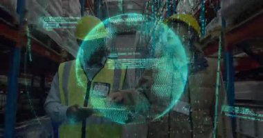 Depo ekibi envanter verilerini tararken aynı zamanda dijital küreyi kod kaplamalı olarak etkinleştiriyor. Lojistik, tedarik zinciri, dijital teknoloji, veri analizi, sanayi, planlama, işbirliği