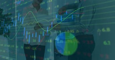 Adam, elinde kupası olan bir kadınla mali tablolarını gizleyen bir rapor için uzanıyor. İşbirliği, takım çalışması, profesyonel, analitik, modern, iletişim, iş