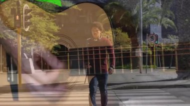 Gitar, banliyö görevlisine eşlik ediyor. Teknoloji için akıllı telefonların sinyal değişimlerini kontrol ediyor. Müzik, şehir, yaşam tarzı, teknoloji, gündelik, seyahat, modern