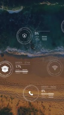 Deniz manzarası üzerindeki simgelerle veri işleme animasyonu. Küresel teknoloji, bilgisayar, doğa ve dijital arayüz kavramı dijital olarak oluşturulmuş video.