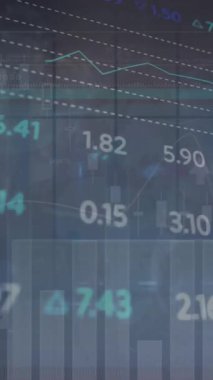 Ofis penceresinden şehir manzarası üzerinden istatistiksel ve borsa veri işleme animasyonu. Küresel ekonomi ve iş veri teknolojisi kavramı