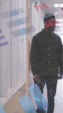 Ofis koridorunda konuşan çeşitli meslektaşların veri işleme animasyonları. Dijital olarak oluşturulan küresel iletişim, iş, kapsayıcılık, veri ve dijital arayüz kavramı.